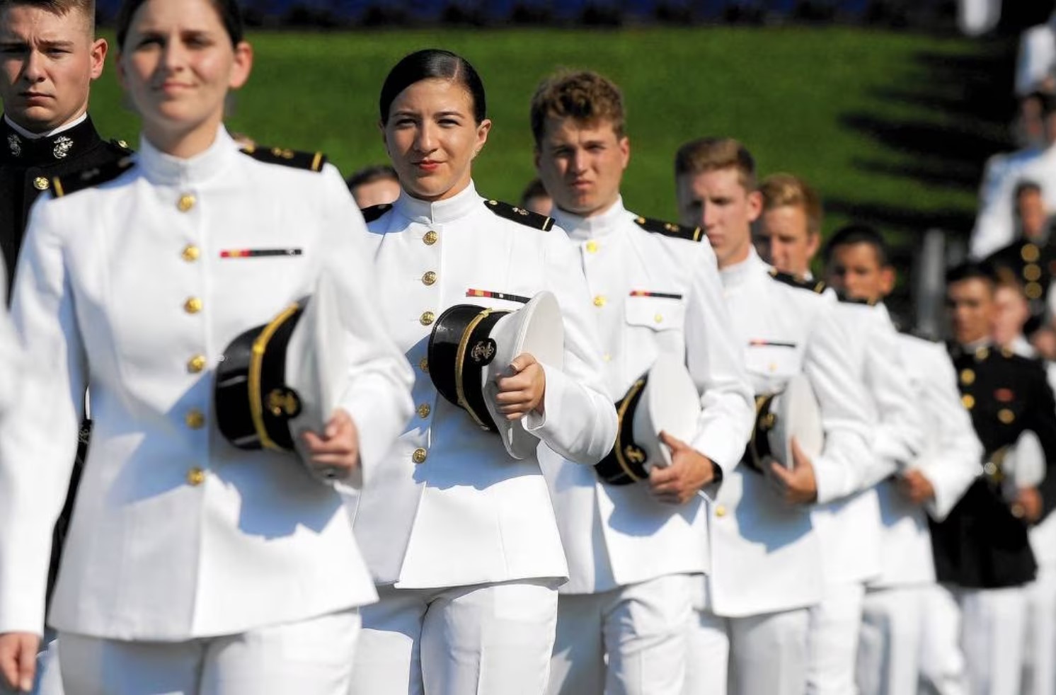 CHUẨN ÚY, SĨ QUAN TRUNG CHUYỂN (Midshipman) Midshipman lemokilo.com 2