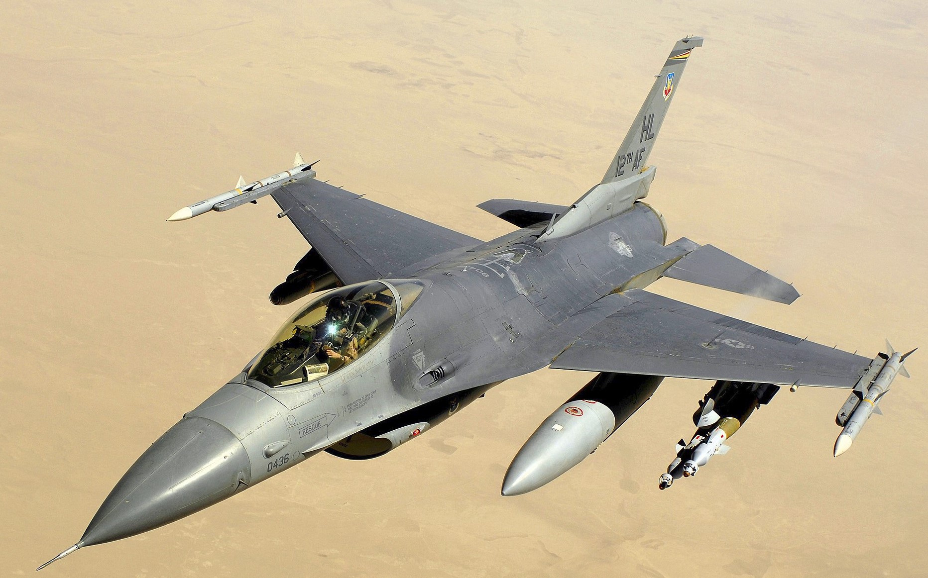 MÁY BAY CHIẾN ĐẤU ĐA NĂNG F-16 F-16 lemokilo.com 1